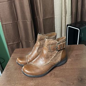 Used Earth Origins Dayton Suede and Leather mix size 6